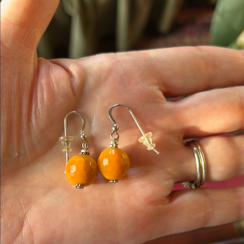 Elegant Gold Drop Earrings; Perfect Condition! - Picture 2 of 5